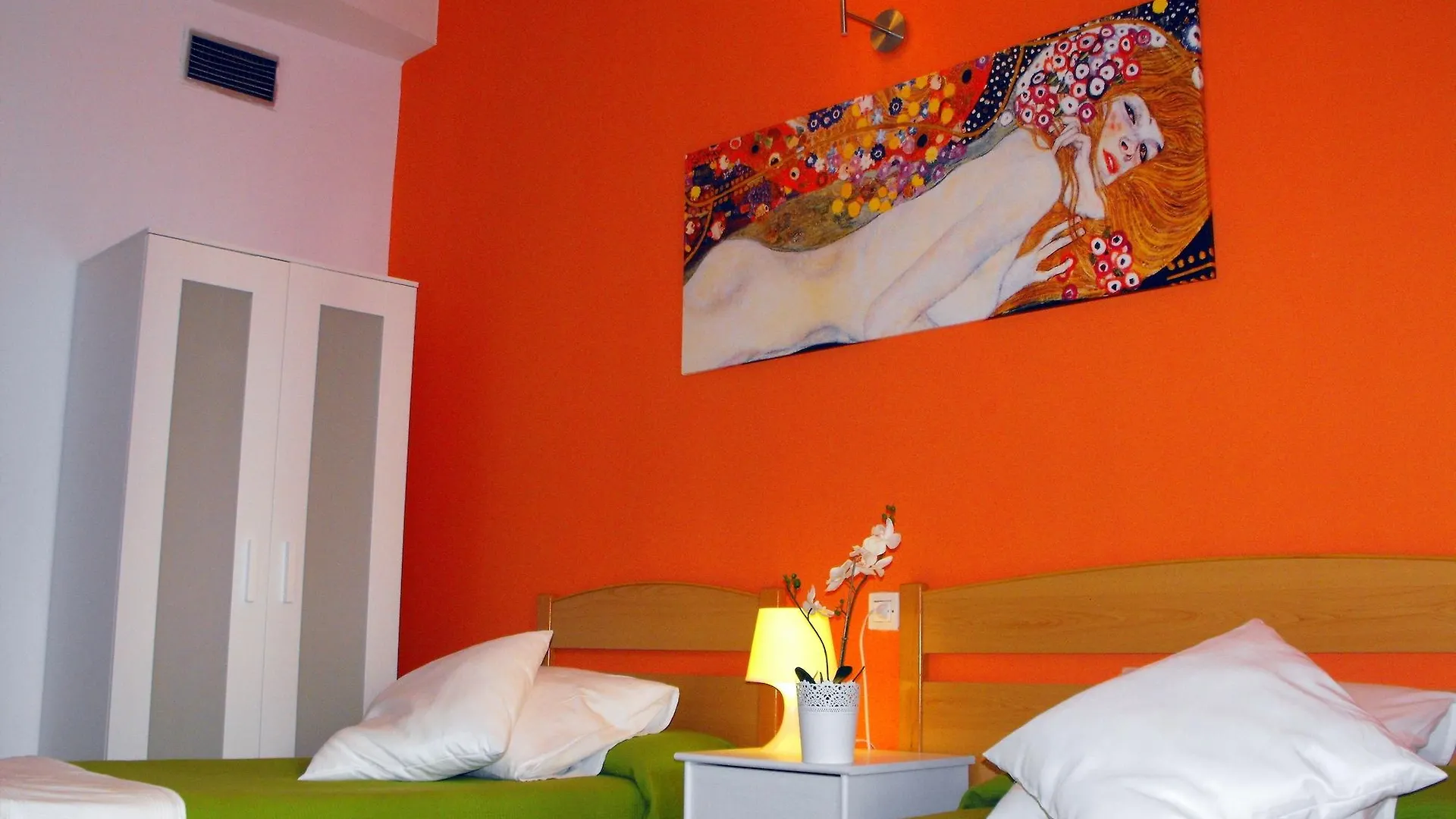 Hostal Santa Catalina contacts